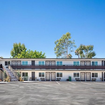 California Inn อนาไฮม์ ภายนอก รูปภาพ